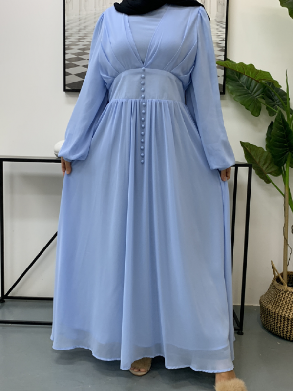 Gaun dengan potongan princess dan kain chiffon